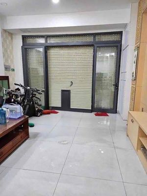 Rent the original house with its interior, three stories, four bedrooms, three to three toilets, Phan Đăng Lưu