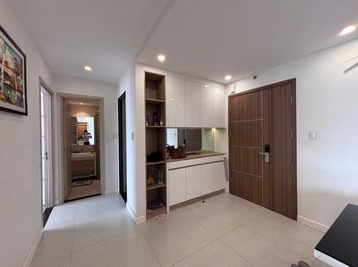 New City 3 bedroom-to-1-7, 85 meters, 186, complete. It costs 22 million a month.