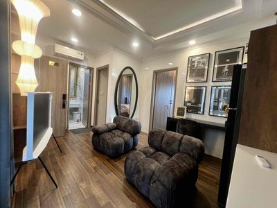 double bedroom system / one bedroom with a fourth and a fourth and aft interior.