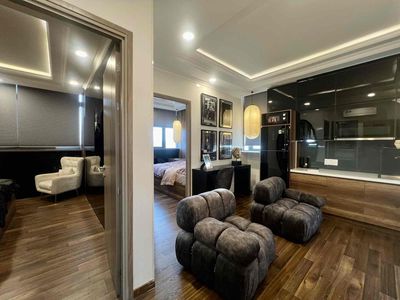 double bedroom system / one bedroom with a fourth and a fourth and aft interior.