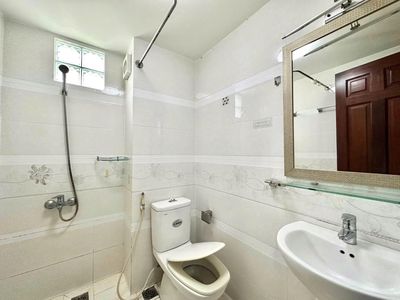 Jason-Phan Huy Ích 2 bedrooms at 8.5 million per month full of empty new furniture