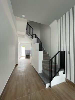 Room three, sky windows, super cool, neighborhoods, 1.9 million.