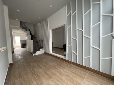 Room three, sky windows, super cool, neighborhoods, 1.9 million.