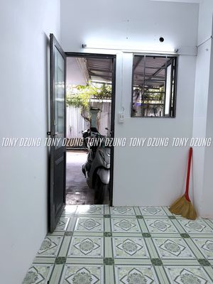 guard room - open window - immediately Dương Quảng Hàm - near the literary university