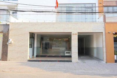 The building that's been working on the fire zone 10 x 20,3 floors are clear all the time with elevators