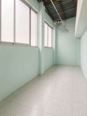 Three bedrooms, two toilets. Ten, five million. Gò Vấp