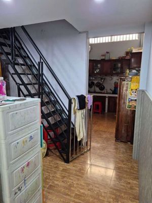 Rents 4 X18 M 1 .1 bedrooms right at Lê Trọng Tấn University.