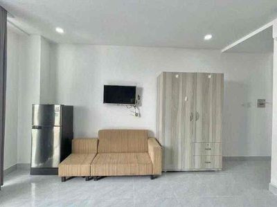 Open up the full interior studio - bright bandol right at the University of tnmt