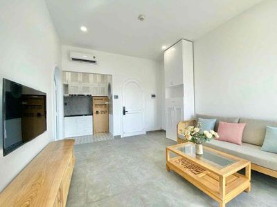 [Bullkey on door] The studio of one separate bedroom.