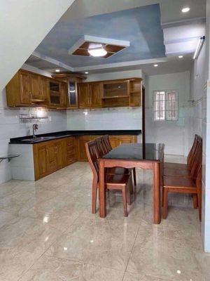 Let's rent the Joint Offices right into the Fields Market 5 bedroom 5