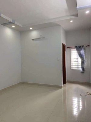 Let's rent the Joint Offices right into the Fields Market 5 bedroom 5