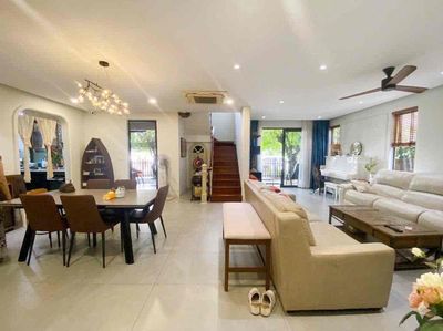 I rent the Valora fuji villa--Liên Phường District 9 at 35 million a month.