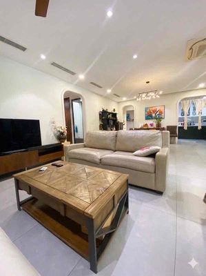 I rent the Valora fuji villa--Liên Phường District 9 at 35 million a month.