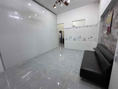 Renting the original 40 M2-- right behind Đỗ Xuân Hợp, District 9