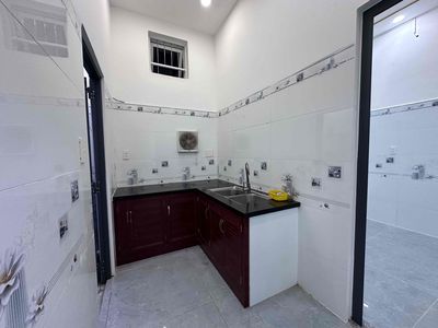 Renting the original 40 M2-- right behind Đỗ Xuân Hợp, District 9