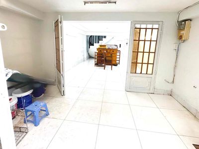 The floor of 4 16 M has 2 bedrooms. Two full toilets near the airport at 11.5 million.
