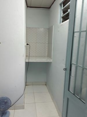 30 meters wide room: 2.5 million -7 Thân Nhân Trung,730 13, Q.Zq1