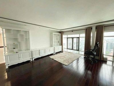Renting Duplex apartment, cool tall, interior FUIll,