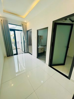 House compund verosa well filled--the basic furniture makes cty and stays - 5 bedrooms