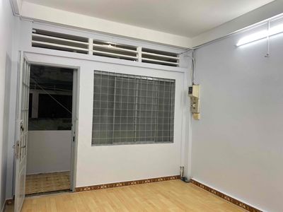 Rent an empty apartment. You can enter immediately.