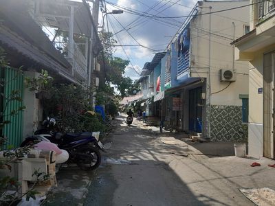 Rent the entire alley house.