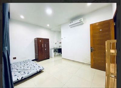 3 million and 5, basic interior, private balcony at the University of umt-Cát Lái.