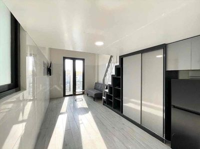 Compiz_Nguyễn Ảnh Thủ New House, balcony and open windows