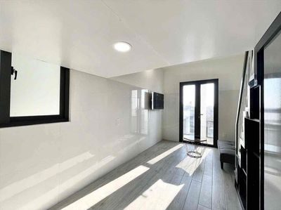 Compiz_Nguyễn Ảnh Thủ New House, balcony and open windows