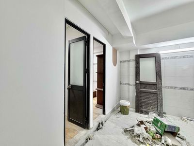 Rent two bedrooms. Two air conditioning. Two closets.