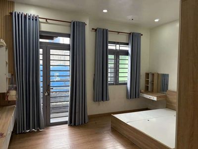 The house has three bedrooms, Mã Lò--9 million.