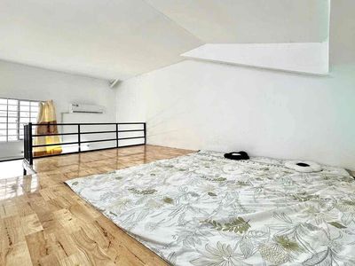 Rent the House of Seven Close to the Office of the Constitution of Sen-6.