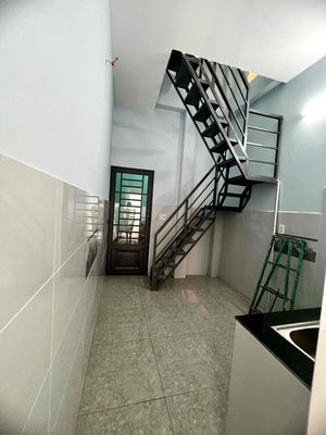 It's the owner of the original new house - Nguyễn Khoái, District 4