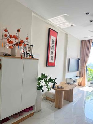 One two DAqua bedroom, one, view landmark 81, full interior. That's 14 million.