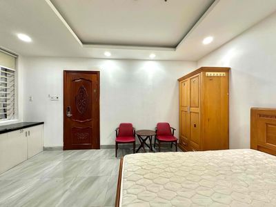 Sky Window studio - full interior, elevator, E.town, hht
