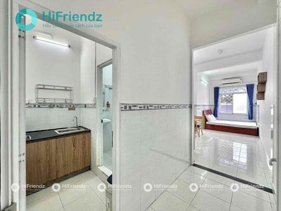 The service apartment split the open window wide Nguyễn Văn Trỗi main line