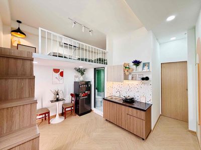 Rent a full interior room - cold ladder right next to the heart of District 10
