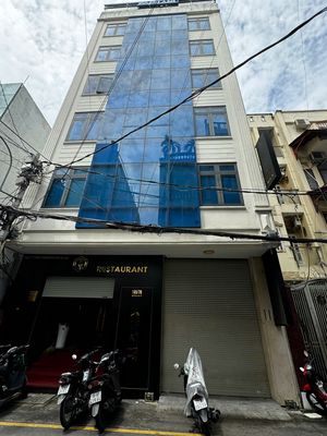 Rent the Nguyễn Thái Bình alley building in 1st.