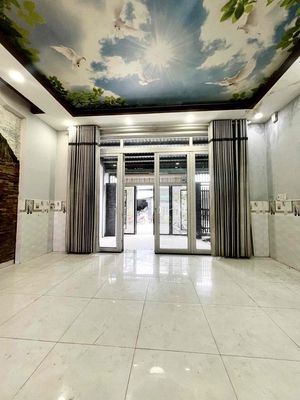 Hired Tân Xuân Cash House near Lê Thị Hà on the inside.
