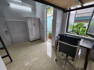The owner rented the banding room, the new home.