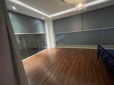 One bedroom, one room, one room.