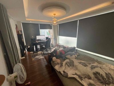 One bedroom, one room, one room.