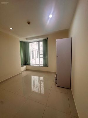 Rent a man's apartment. Two bedrooms with an interior of 3.5 million.
