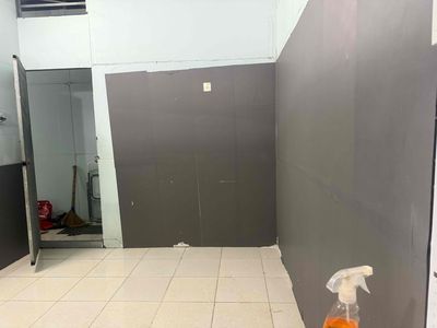 Rent a room near D's Foreign Economics a month.