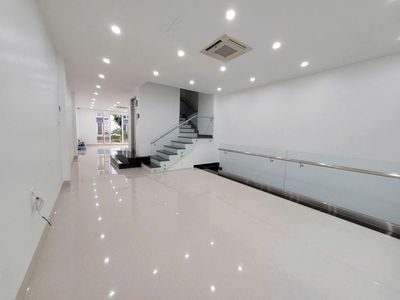 new home - 68 E Trương Công Định, 1806 14, Q.Z.qz1. Area uses 400 meters2.
