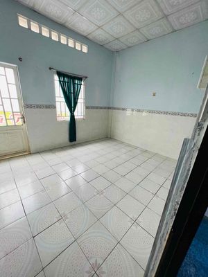 We'll rent a clean house 250 meters 1 .3rd floor bedroom 5 toilets