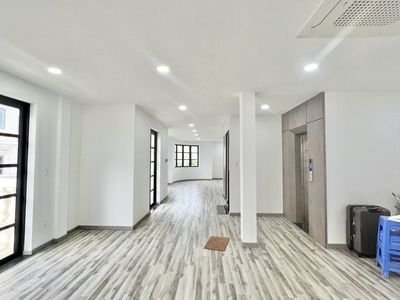 Rent the corner of Cityland with the cold elevator in area 7 x 20 meters
