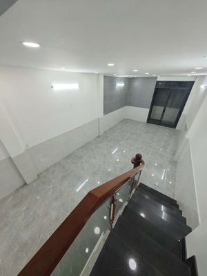 nice 4th floor home - 4th M X 20 M
