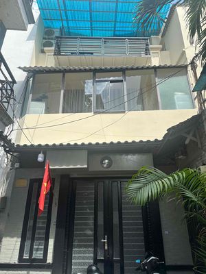Rent an entire 4m alley block of Nhiêu Tứ F7 Phú Nhuận.