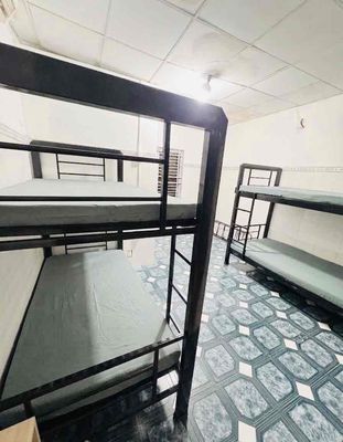 The new boarding room was built near the commercial university - only 50 M walking