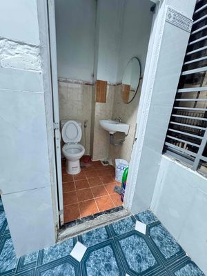 The new boarding room was built near the commercial university - only 50 M walking